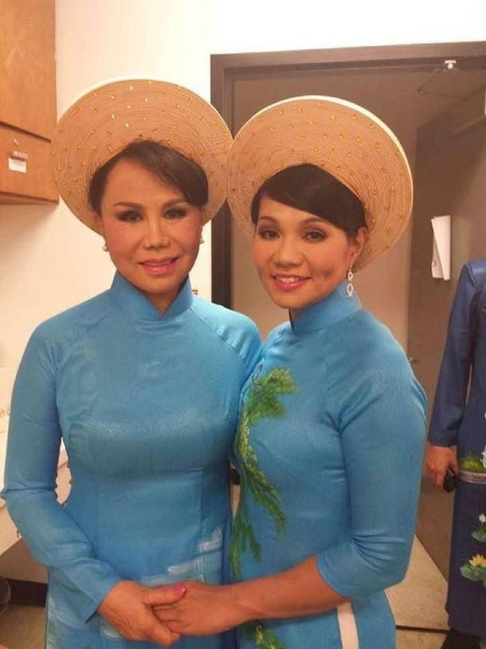 Nghe si cai luong vien man khi song chung voi me chong o My