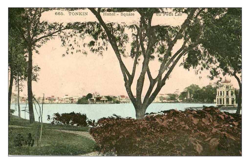 Bờ hồ Hoàn Kiếm ở Hà Nội đầu thế kỷ 20.