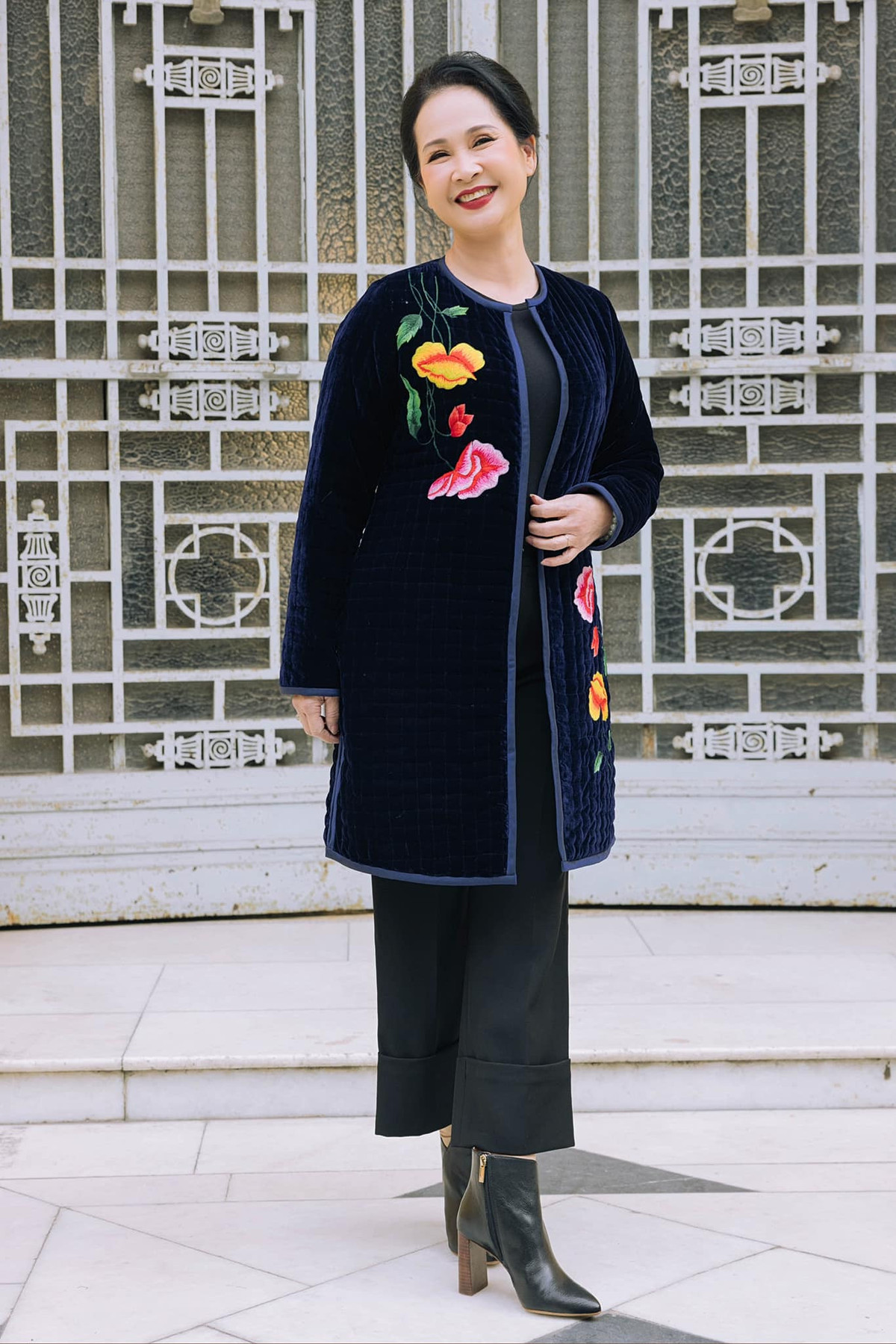 Bat ngo cuoc song o tuoi 63 cua me chong dang so nhat man anh