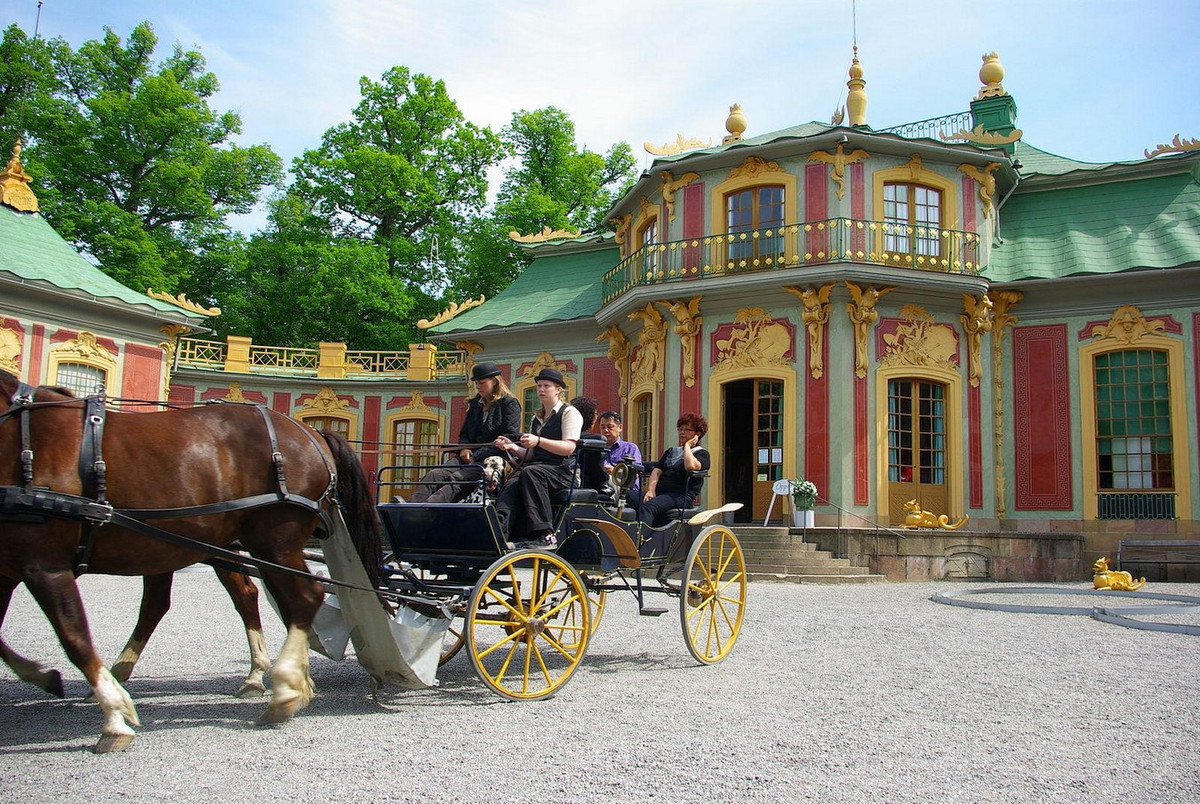 Được xây dựng trong khoảng năm 1753-1769, đây là một trong những cung điện chính thức của hoàng gia Thụy Điển. Ảnh: Tripendy.