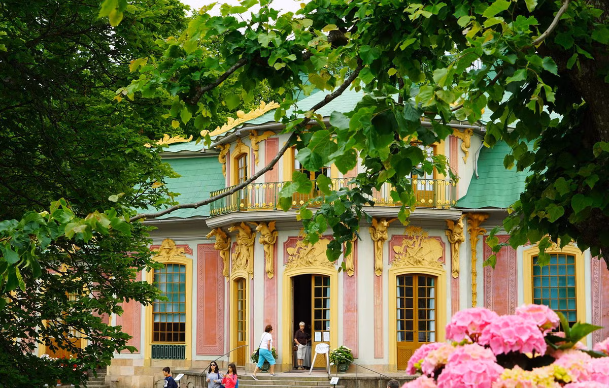 Vào năm 1991, Trung Hoa Các cùng các công trình khác trong quần thể Cung điện Drottningholm đã được UNESCO công nhận là Di sản văn hóa thế giới. Ảnh: Visit Stockholm.