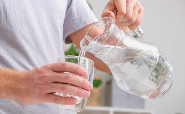 Mất nước có thể làm chậm quá trình trao đổi chất của bạn. Ảnh: iStock