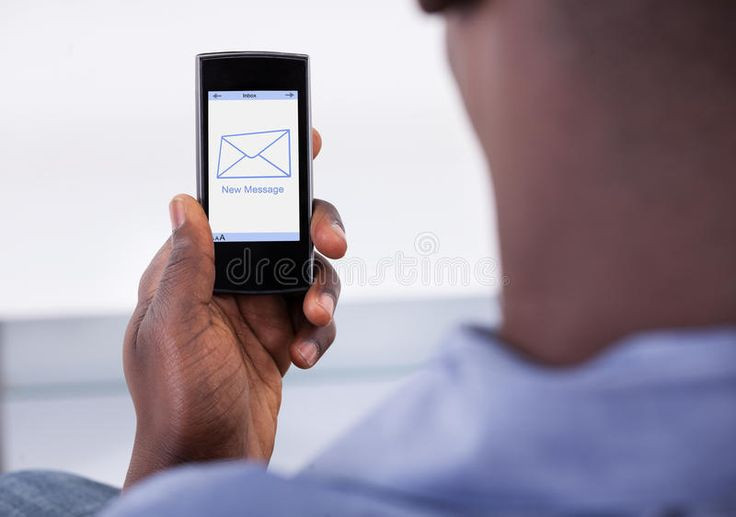 Ngoài ra, ứng dụng trên điện thoại thông minh còn cung cấp truy cập nhanh chóng vào các nền tảng truyền thông xã hội, nơi mà các nhà báo có thể chia sẻ tin tức và tương tác với độc giả.