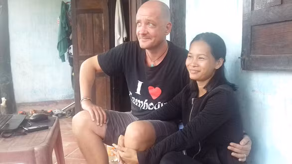 'Lang re Tay' ben song Dak Bla