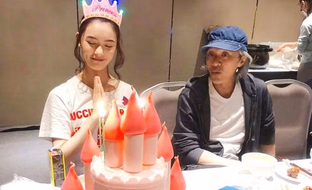 Chau Tinh Tri co 5 “nang tho“: Nguoi chet trong co doc, nguoi bi mat sinh con-Hinh-3