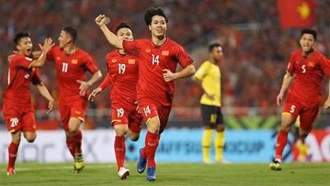 Boc que cho Cong Phuong 2019: Ganh thi phi, su nghiep ruc ro