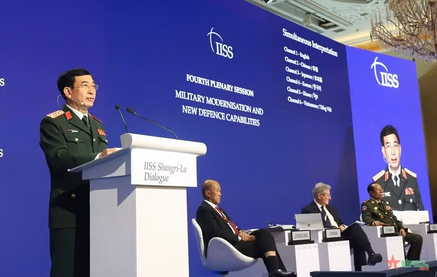 Viet Nam xay dung quan doi hoa binh, tu ve, theo nguyen tac 'bon khong'