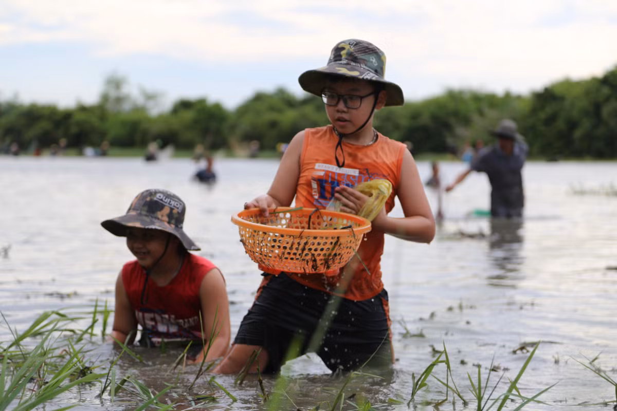 Vi sao ca lang o Ha Tinh lao xuong dam bat ca-Hinh-10