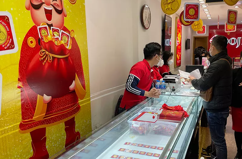 Gia vang hom nay 12/6: Ket thuc tuan tang gia, cho dong luc moi