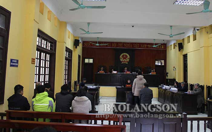 Hội đồng xét xử đã tuyên phạt bị cáo Nguyễn Đình Duyệt 2 năm tù, cho hưởng án treo, thời gian thử thách 4 năm, cấm đảm nhiệm chức vụ liên quan đến quản lý các dự án về môi trường 2 năm kể từ ngày tuyên án; bị cáo Vũ Đình Trọng 2 năm tù, cho hưởng án treo, thời gian thử thách 4 năm, cấm đảm nhiệm chức vụ liên quan đến quản lý dự án xây dựng môi trường 3 năm kể từ ngày tuyên án.