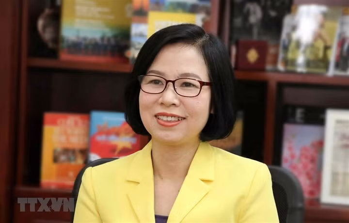 Từ năm 2011, bà được bổ nhiệm chức vụ Trưởng ban Thư ký biên tập và Quan hệ đối ngoại; Ủy viên Ban chấp hành Đảng bộ TTXVN (từ 2014 đến nay); Ủy viên Ban thường vụ Đảng ủy (từ 2015 đến nay); Trưởng ban Tuyên giáo Đảng ủy TTXVN (từ tháng 2/2018 đến nay); Bí thư Chi bộ Ban Thư ký biên tập và Quan hệ đối ngoại từ năm 2012 đến tháng 5/2018.