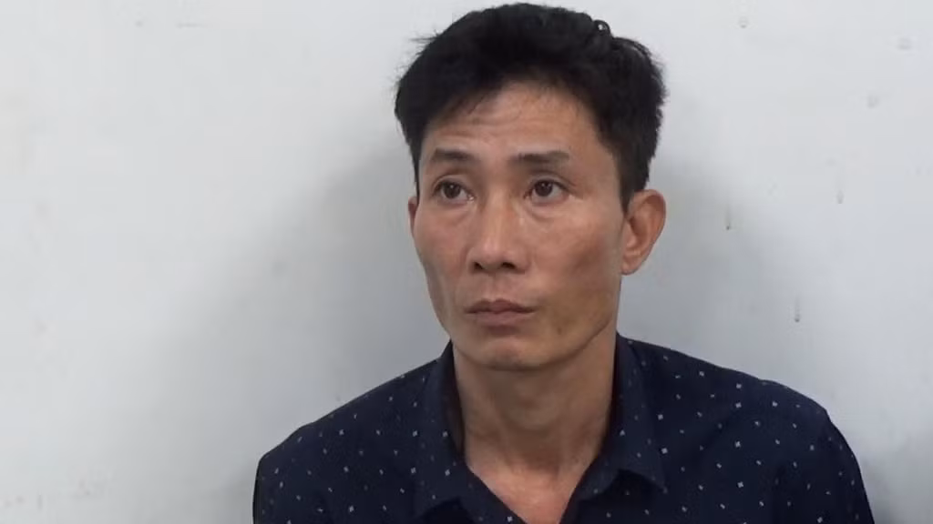 Bà Lưu bị tạm đình chỉ công tác từ ngày 1/4 khi cơ quan công an điều tra vụ bệnh nhân Nguyễn Xuân Quý (38 tuổi) mở phòng bay lắc để sử dụng ma túy trong cơ sở y tế này.