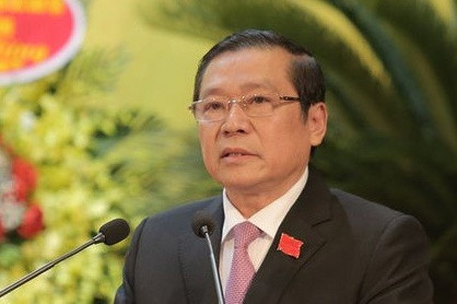 Trong quá trình công tác, ông Môn từng giữ chức Chánh Văn phòng Huyện ủy; Bí thư Chi bộ Văn phòng-Dân vận Huyện ủy Nam Trực, tỉnh Nam Định.