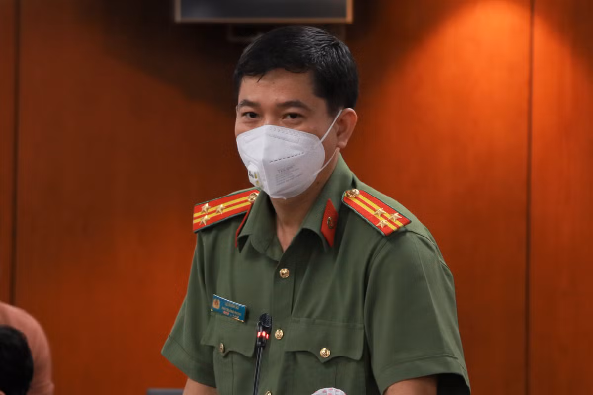 Cong an TP.HCM noi ve viec ap dung 'the xanh, the vang'