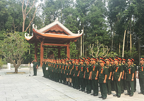 Tháng 4/2007 - 2/2009: Thượng tá, Đại tá (8/2008), Trưởng Khoa Cầu đường Vượt sông, Trường Sĩ quan Công binh, Binh chủng Công binh; Bí thư Chi bộ; Tiến sĩ Kỹ thuật (12/2007). Tháng 3/2009 - 3/2011: Đại tá, Lữ đoàn trưởng Lữ đoàn 249, Binh chủng Công binh; Phó Bí thư Đảng ủy Lữ đoàn 249.