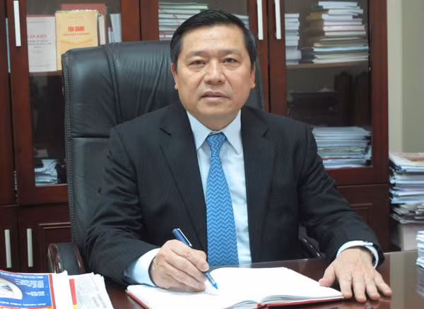 Người tiền nhiệm của Trung tướng Trần Hồng Minh giữ chức Bí thư Tỉnh ủy Cao Bằng là ông Lại Xuân Môn vừa được điều động giữ chức Phó trưởng Ban Tuyên giáo Trung ương.