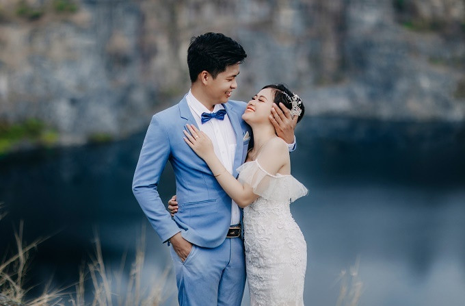 Cap doi lam dam cuoi sau 10 thang quen nhau tren truyen hinh