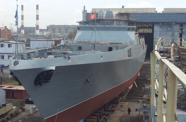 Chiếc thứ 2 thuộc lớp tàu hộ vệ hiện đại nhất Nga Project 22350 Đô đốc Gorshkov mang tên Đô đốc Kasatonov đã được hoàn thiện cơ bản, chuẩn bị hạ thủy.