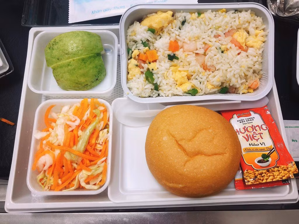 Xuc dong nhung hinh anh BV Bach Mai chuan bi chu dao cho nguoi cach ly-Hinh-4