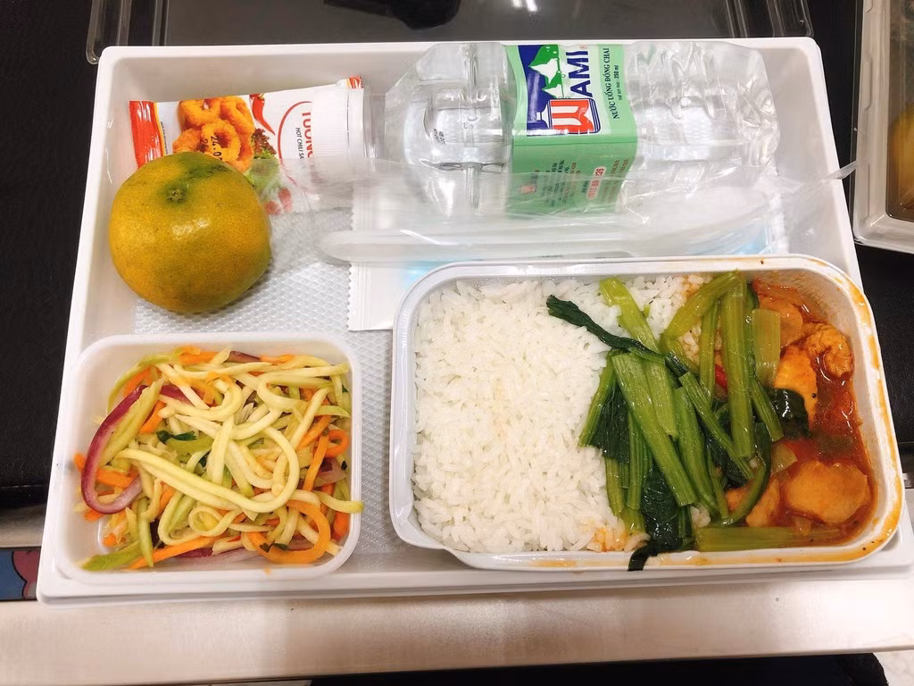 Xuc dong nhung hinh anh BV Bach Mai chuan bi chu dao cho nguoi cach ly-Hinh-9