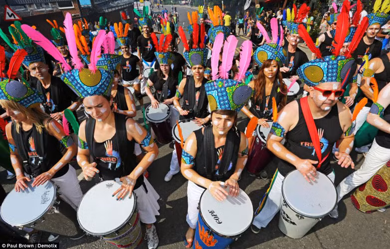 Âm thanh của đội trống này làm không khí lễ hội Notting Hill Carnival rộn rã, tưng bừng.