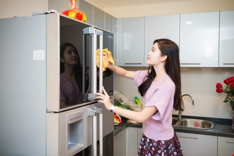 Gia đình người đẹp đã đầu tư nội thất tiện nghi, sang trọng và thiết bị cao cấp.