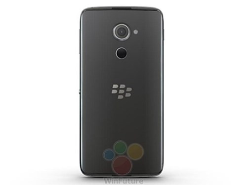 Dựa vào loạt ảnh mới nhất này, có thể tạm tin rằng chiếc BlackBerry DTEK60 cũng sẽ có thiết kế màn hình vát cong 2 cạnh tựa như mẫu BlackBerry Priv. Không chỉ vậy, ảnh mặt lưng máy còn cho thấy dấu hiệu của cảm biến vân tay tích hợp như những đồn thổi gần đây.