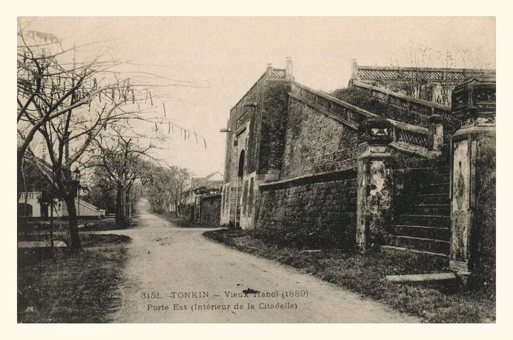 Cửa Đông thành Hà Nội.