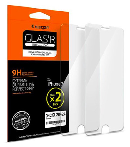 Miếng bảo vệ màn hình: iPhone 7 và iPhone 7 Plus có màn hình hiển thị Retian HD được cho là sáng hơn các dòng iPhone trước, màn hình rộng, nét. Đó là lí do vì sao cần phải đầu tư bảo vệ cho màn hình chất lượng này.