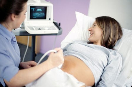 Không nghe được tim thai: Các cuộc khám thai định kỳ thường kiểm tra nhịp tim thai. Có nhiều trường hợp khó khăn khi nghe nhịp tim nhưng bác sĩ sẽ tiêp tục quá trình đo cho đến khi tìm được tim thai. Nếu vẫn không thấy được tim thai, thai phụ sẽ được làm xét nghiệm để tìm hiểu lý do, trong đó có nguyên nhân thai đã bị chết.