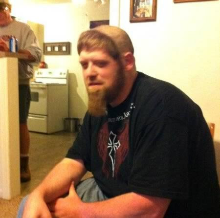 Mặt nạ bằng râu cực độc.