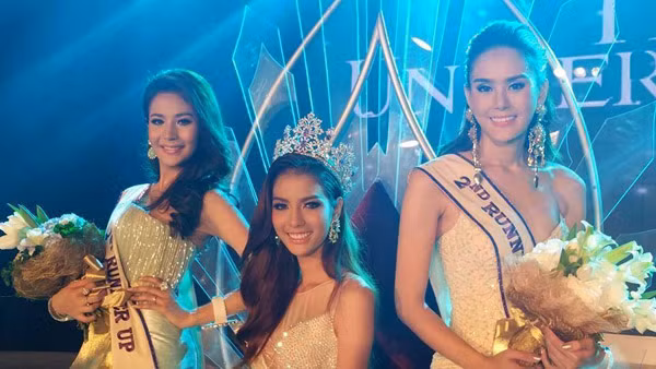 Trithipnipa Thippaphada, Á hậu 2 trong cuộc thi Hoa hậu chuyển giới Thái Lan - Miss Tiffany Universe 2014 trước khi chuyển giới là một chàng trai cực kỳ đẹp trai.