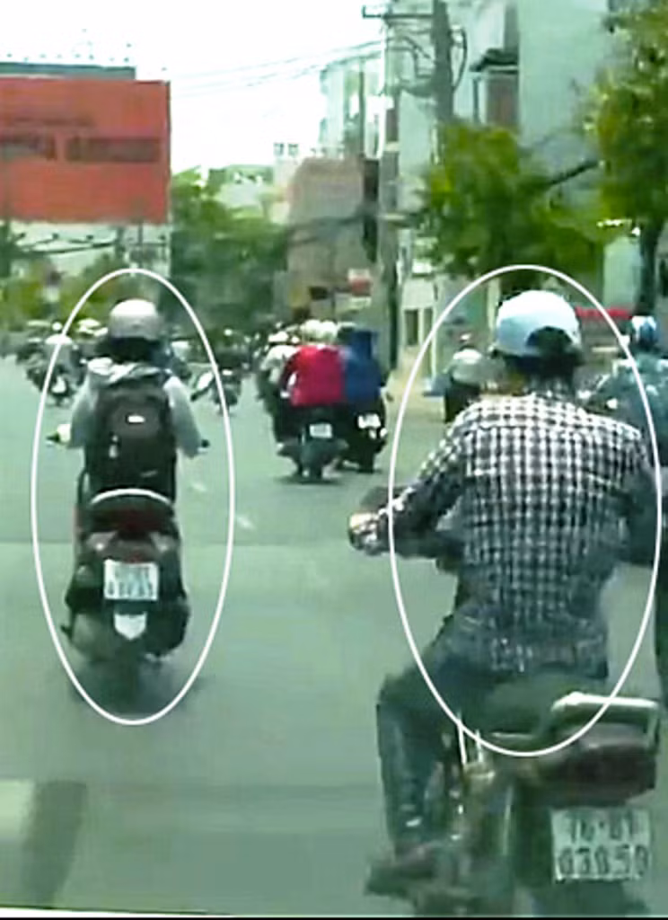 Sáng đang chuẩn bị vọt lên áp sát giật máy nghe nhạc của cô gái