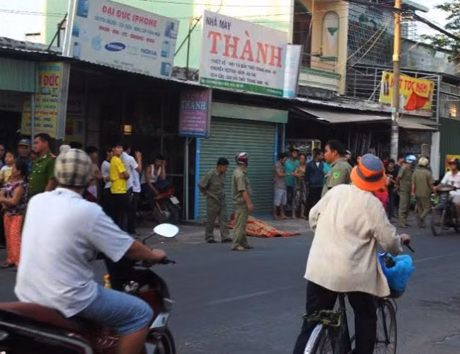 Hiện trường nơi phát hiện nam thanh niên tử vong bí ẩn.