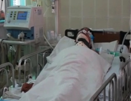 Nạn nhân Trần Văn Cường hiện vẫn còn hôn mê, đang rất nguy kịch.