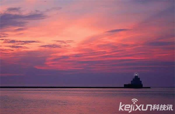 Tam giác Michigan: Tam giác Michigan nằm ở phía Bắc tam giác Bermuda, thế kỉ 19-20, đã từng xảy ra rất nhiều vụ mất tích ở nơi này. 