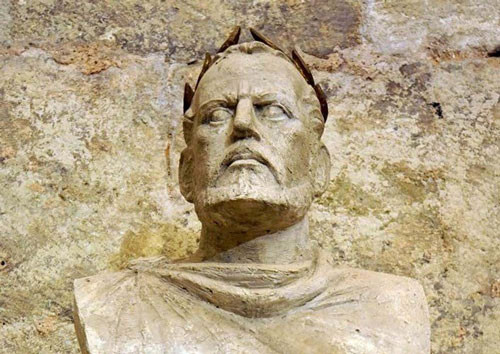 ##sc### Hoàng đế Diocletian là hoàng đế La Mã trị vì từ 284 – 305. Ông là người giúp La Mã thống nhất, đưa đất nước thoát khỏi cuộc suy thoái. Nhưng đối với đạo Kito giáo, ông được xem là người bức hại đạo này ở Roma. 