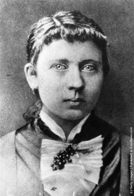 ##sc### Bức ảnh cũng chụp vào năm 1890 này là Klara Hitler - mẹ của trùm phát xít Đức. 