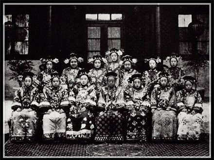 Hinh anh doc ve nhung ngay cuoi cua hoang toc trieu Thanh-Hinh-7