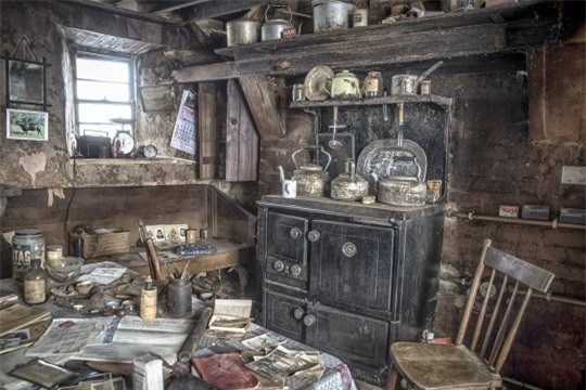 ##sc### Các vật dụng trong trang trại hầu như không hề được đụng tới, biến nơi đây trở thành một bảo tàng thực sự cho những người muốn tìm hiểu cuộc sống của thế kỷ 19, cũng như tạo cảm hứng cho những ai yêu thích cách bài trí nội thất đúng tính chất vintage. (Nguồn: metro.co.uk) 