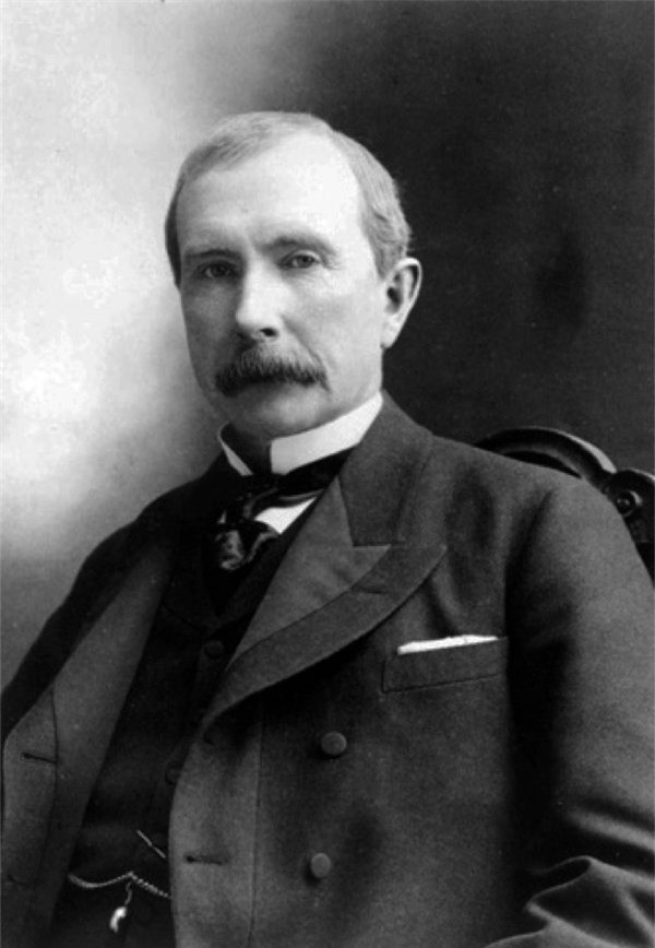 7. John D. Rockefeller: Sinh sống: 1839-1937. Đất nước: Mỹ. Tài sản: 341 tỷ USD. John D. Rockefeller là ông trùm dầu mỏ với khối tài sản 1,5 tỷ USD vào năm 1918, tương đương 2% sản lượng kinh tế Mỹ khi ấy. Tính theo tỷ giá năm 2014, John sở hữu số tiền 341 tỷ USD.
