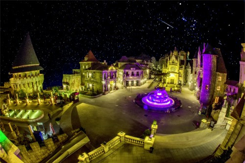 Làng Pháp được thiết kế với bảy khu vực và mỗi khu vực là một nốt nhạc trong cung nhạc đa sắc màu thơ mộng. Làng Pháp bởi thế luôn là sự lựa chọn hoàn hảo cho những ai đam mê khám phá kiến trúc cổ châu Âu.