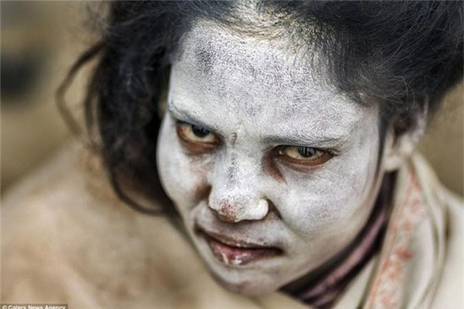 Những người Aghori ngày nay có nguồn gốc từ thế kỷ 17, với người khởi xướng là Baba Kinaram. Kinaram theo Thanh giáo và được cho là thọ tới 170 tuổi. 
