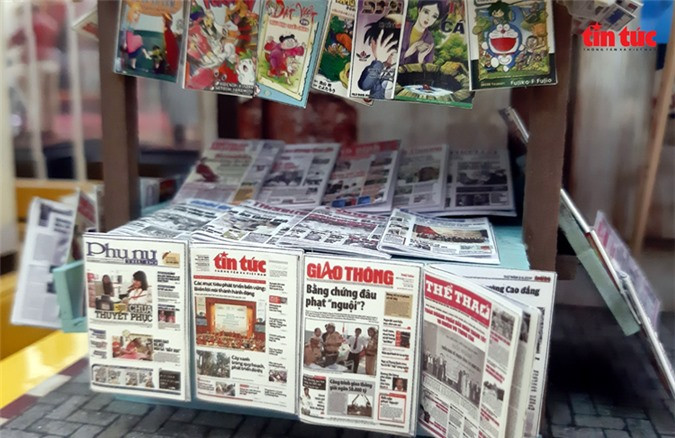 Mô hình sạp báo được thu nhỏ với độ tỉ mỉ và chi tiết cao.