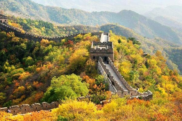 ##sc### Sau nhà Tần, các triều đại phong kiến Trung Quốc tiếp tục xây mới thêm nhiều đoạn trường thành khác để hình thành nên Vạn Lý Trường Thành dài hơn 21.000 km. Việc xây dựng Vạn Lý Trường Thành chỉ kết thúc năm 1644, dưới thời vua Minh Tư Tông khi nhà Minh sụp đổ. 