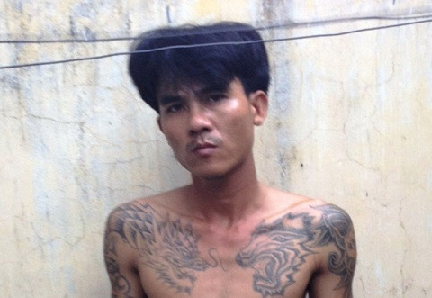 Kẻ cướp "đen đủi" bị điện thoại tố.