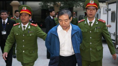 Ảnh: Dương Chí Dũng từ doanh nghiệp Vinalines trở thành Cục trưởng Cục Hàng hải trước khi bị tuyên án tử hình.