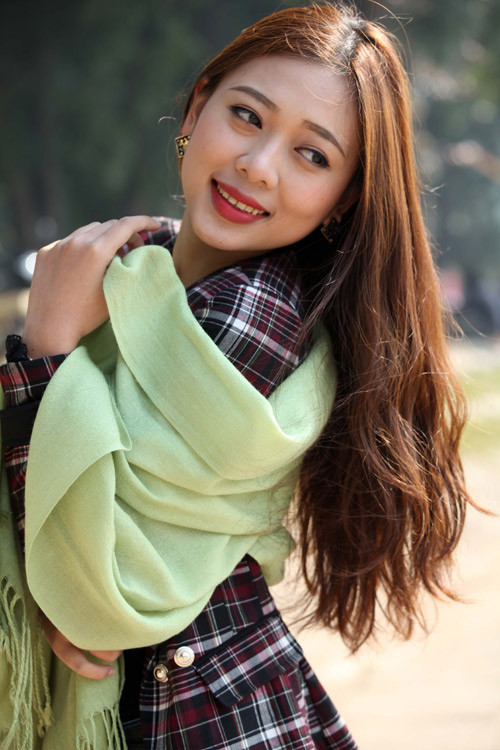 Dịu dàng, yêu trẻ, thích tạo hình trước ống kính, Ngọc tự tin đến với hội thi.