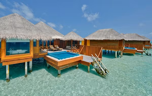 Đặc biệt hòn đảo này còn sở hữu một spa tuyệt vời dưới nước. Đây là chốn nghỉ ngơi ưa thích của rất nhiều siêu sao trên thế giới.