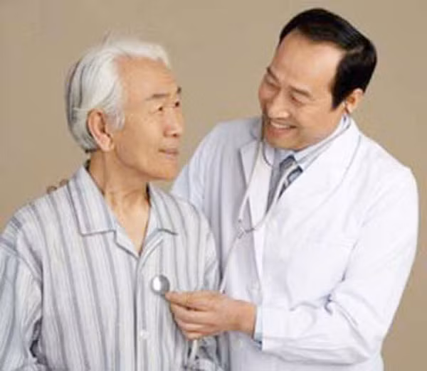 Nhận biết các dấu hiệu cảnh báo và xử trí ngay chứng đột quỵ là rất quan trọng.